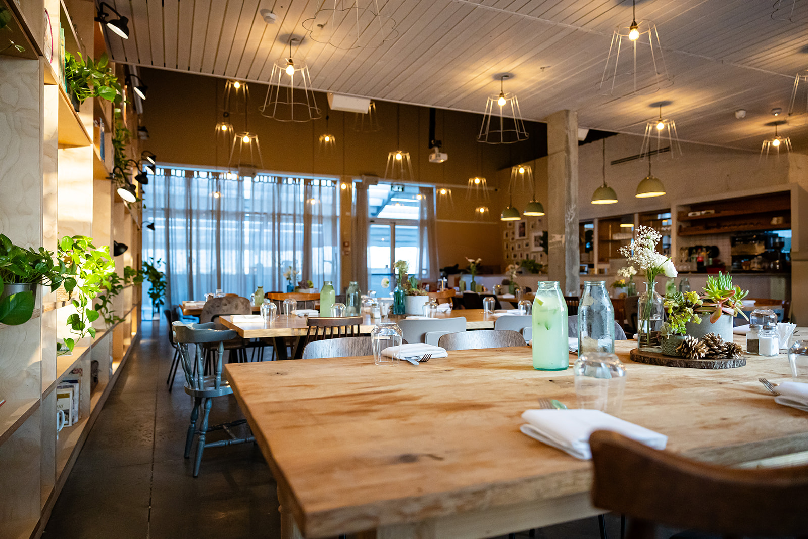 בית מעוצב ומואר לארועים פרטיים, משפחתיים ועסקיים עד 120 איש בלב עמק יזרעאל.